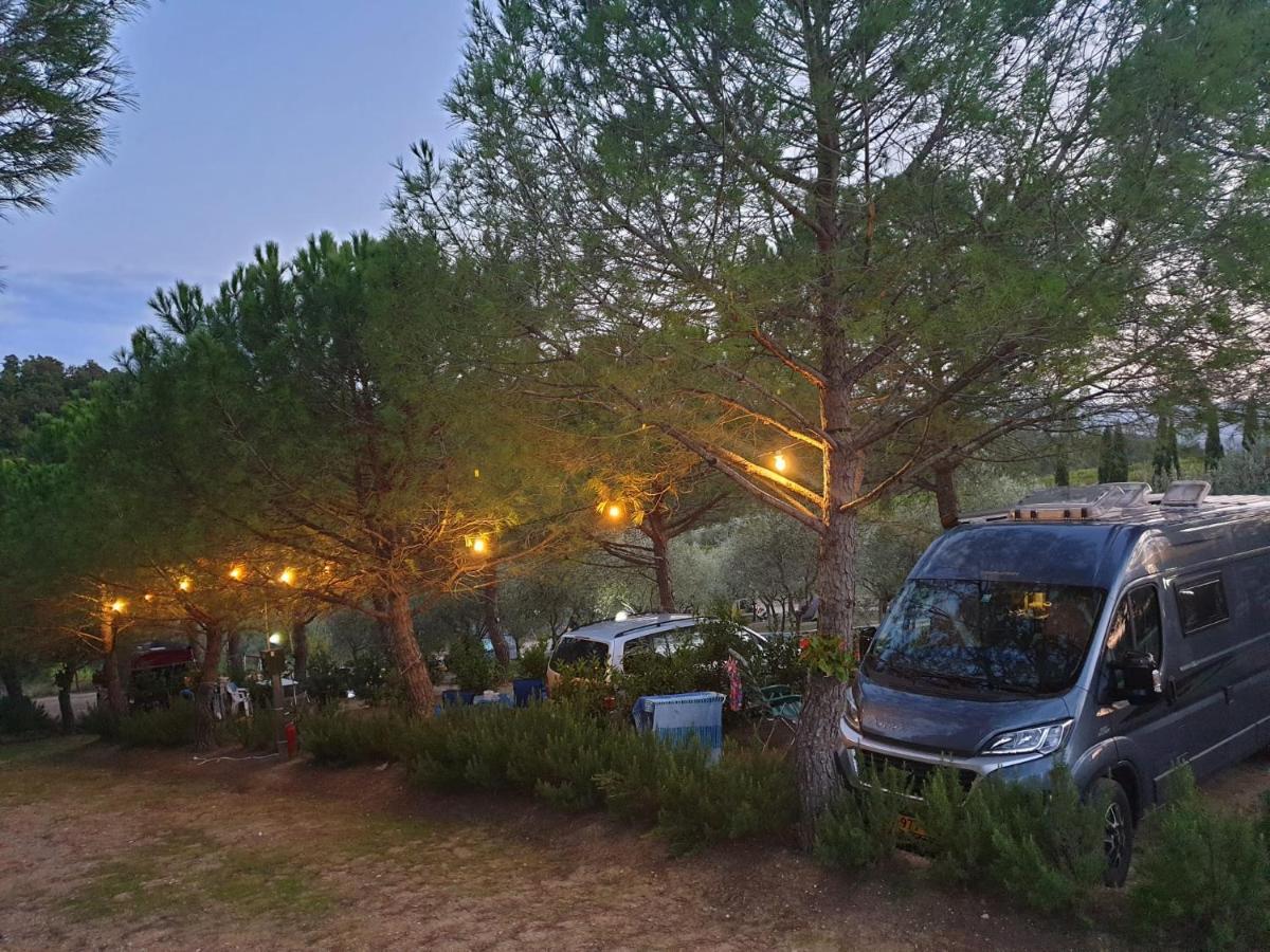 Agricamping Poggio Ai Pini Wine Camping Certaldo Exterior photo